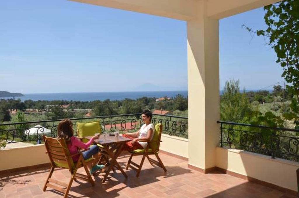 بوتوس Moonbeam Hotel المظهر الخارجي الصورة