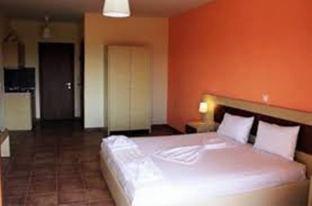 بوتوس Moonbeam Hotel المظهر الخارجي الصورة