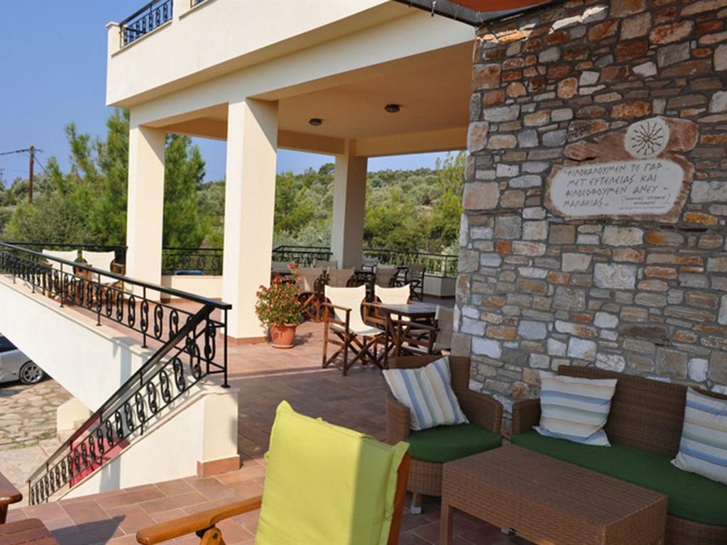 بوتوس Moonbeam Hotel المظهر الخارجي الصورة