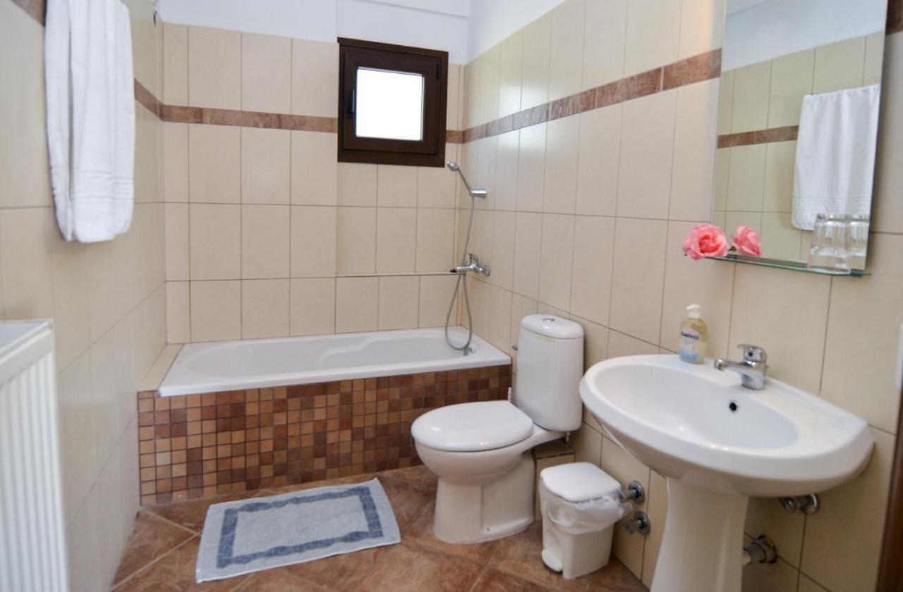 بوتوس Moonbeam Hotel المظهر الخارجي الصورة