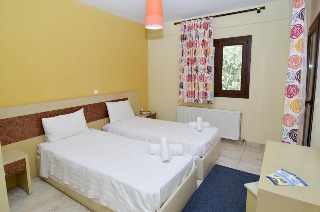 بوتوس Moonbeam Hotel المظهر الخارجي الصورة